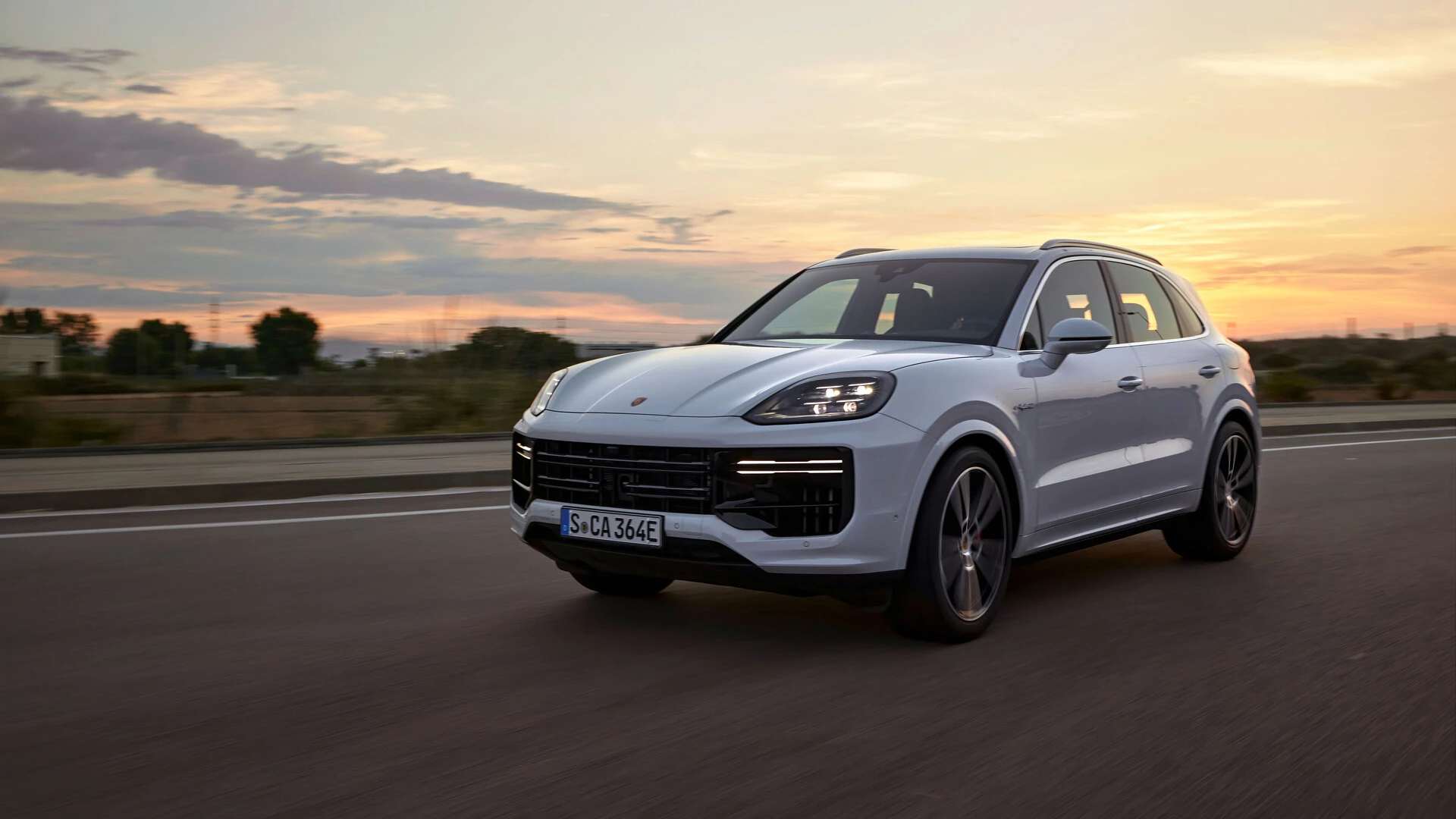 Elektryczne Porsche Cayenne jest już testowane. Projektanci dostali pianki (ale nie z ust)