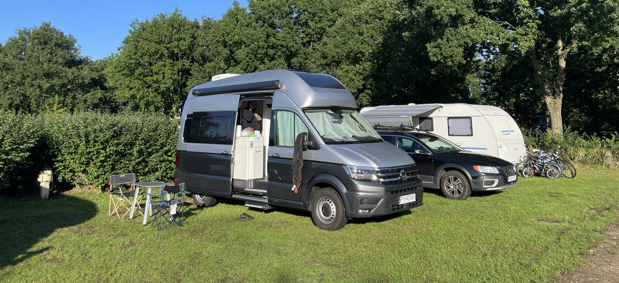 W końcu jakiś samochód trafił moją rodzinę strzałą Amora. Oto Volkswagen Grand California