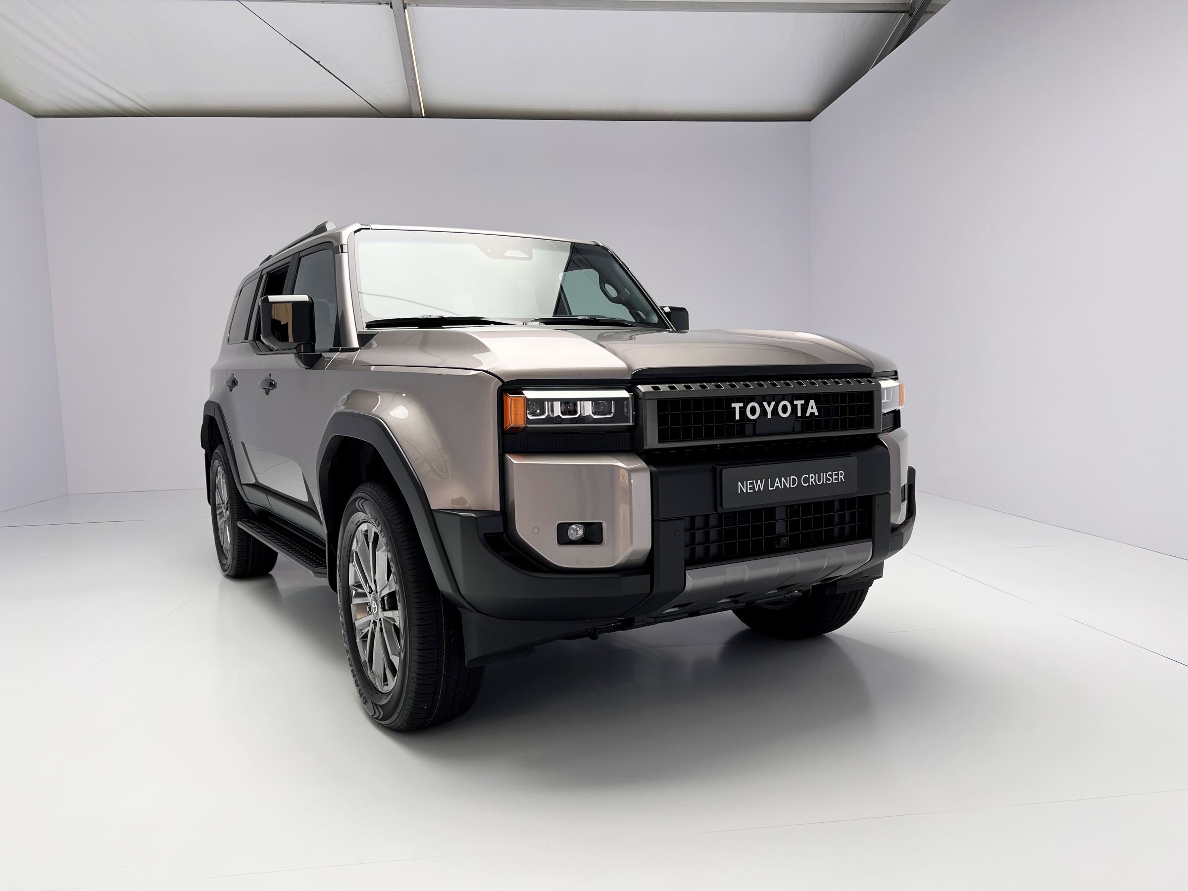 nowe modele toyota land cruiser