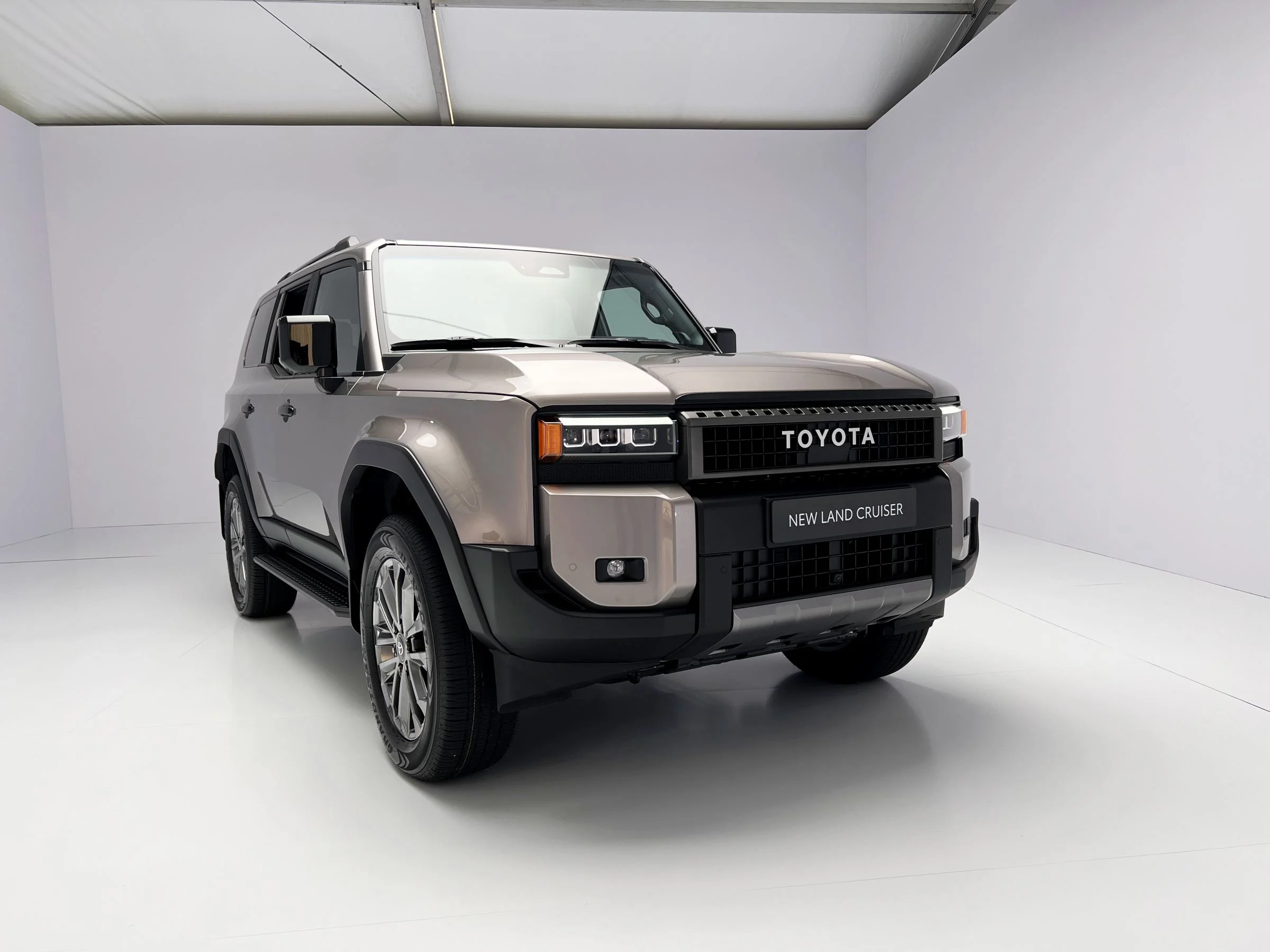 nowe modele toyota land cruiser