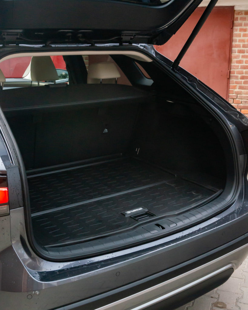 Lexus RX 450h+ bagażnik 