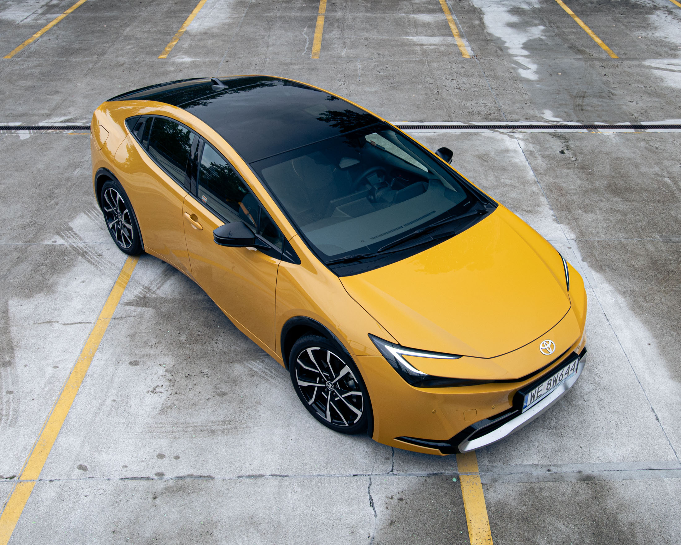 nowa toyota prius 