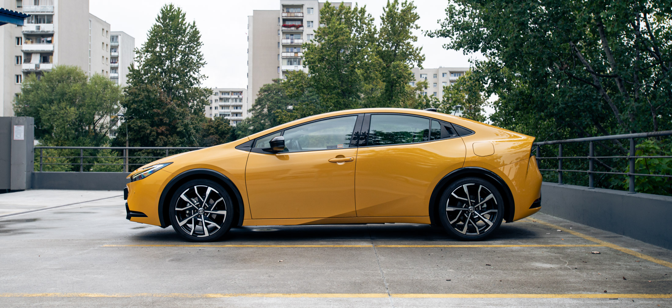nowa toyota prius 