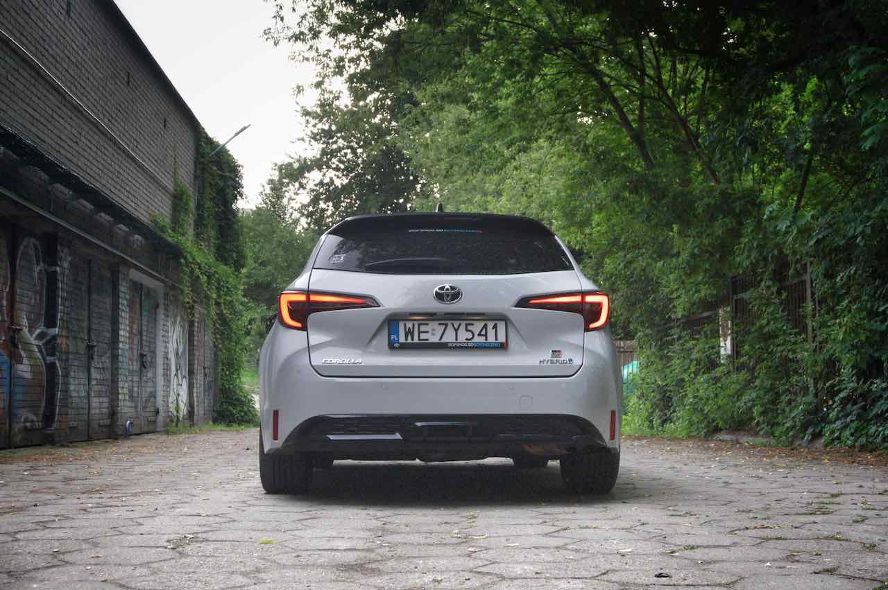 Tym jeżdżą Polacy. Toyota załatwiła wszystkich na cacy