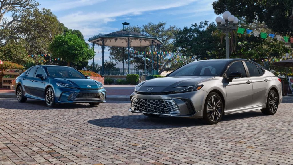Nowa Toyota camry  