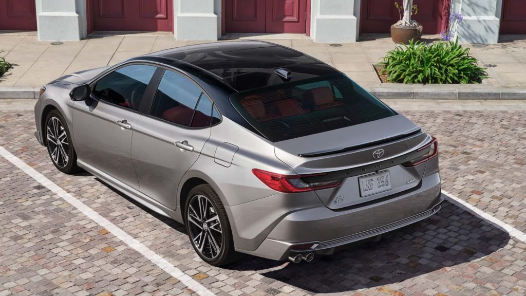 Nowa Toyota camry  