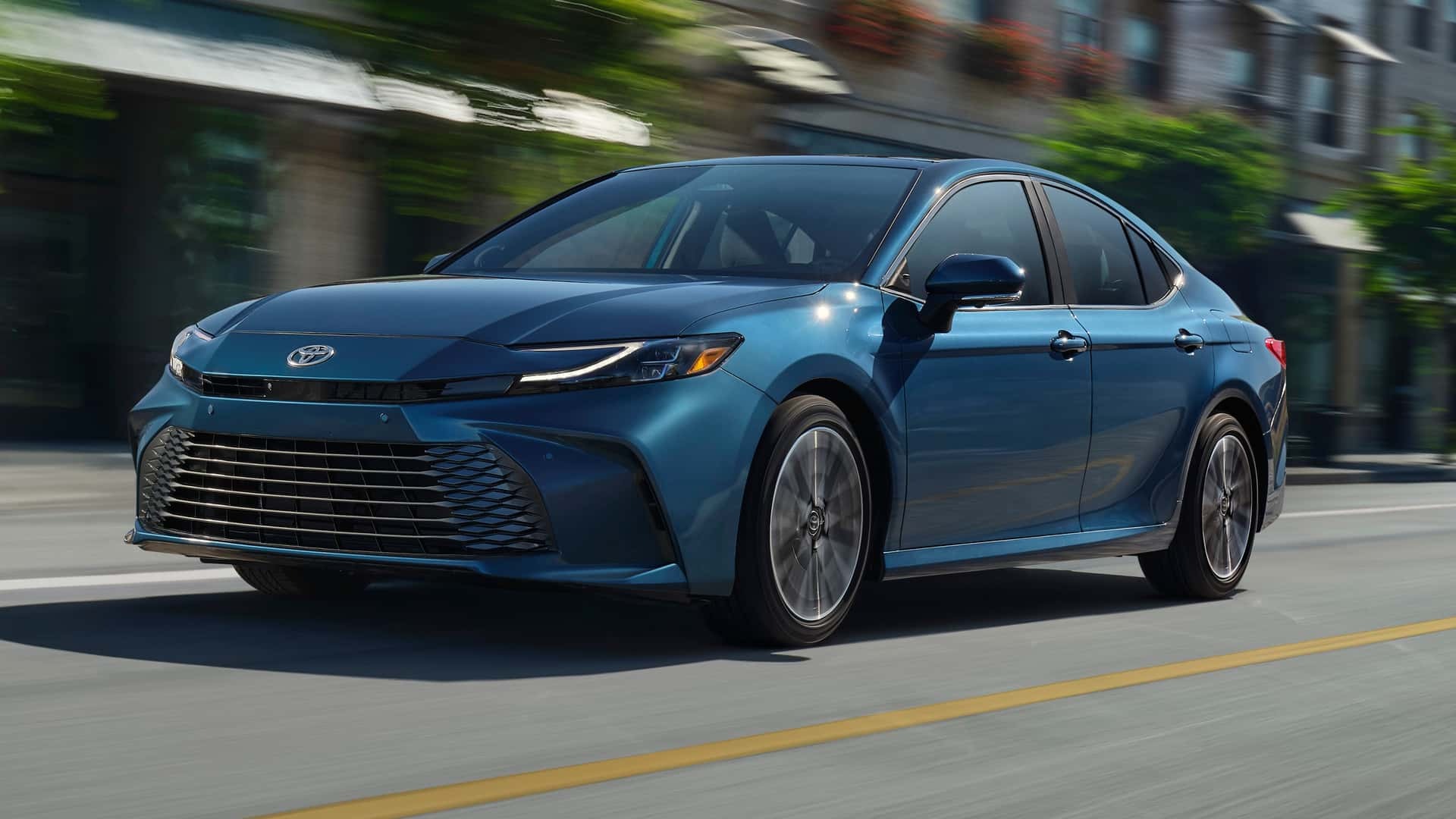 Nowa Toyota camry