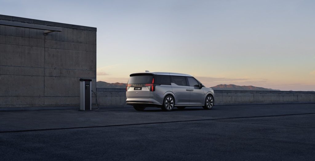volvo em90 