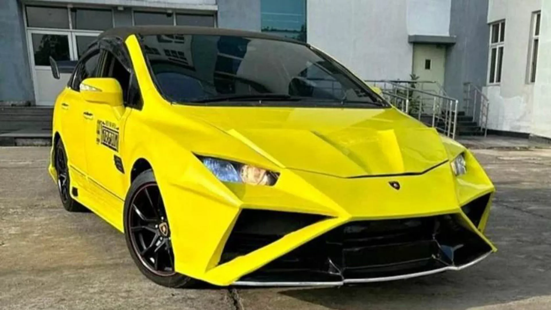 Kiedy nie stać cię na Lamborghini i powstaje Honda szybsza, niż wygląda. Bo niebo jest limitem