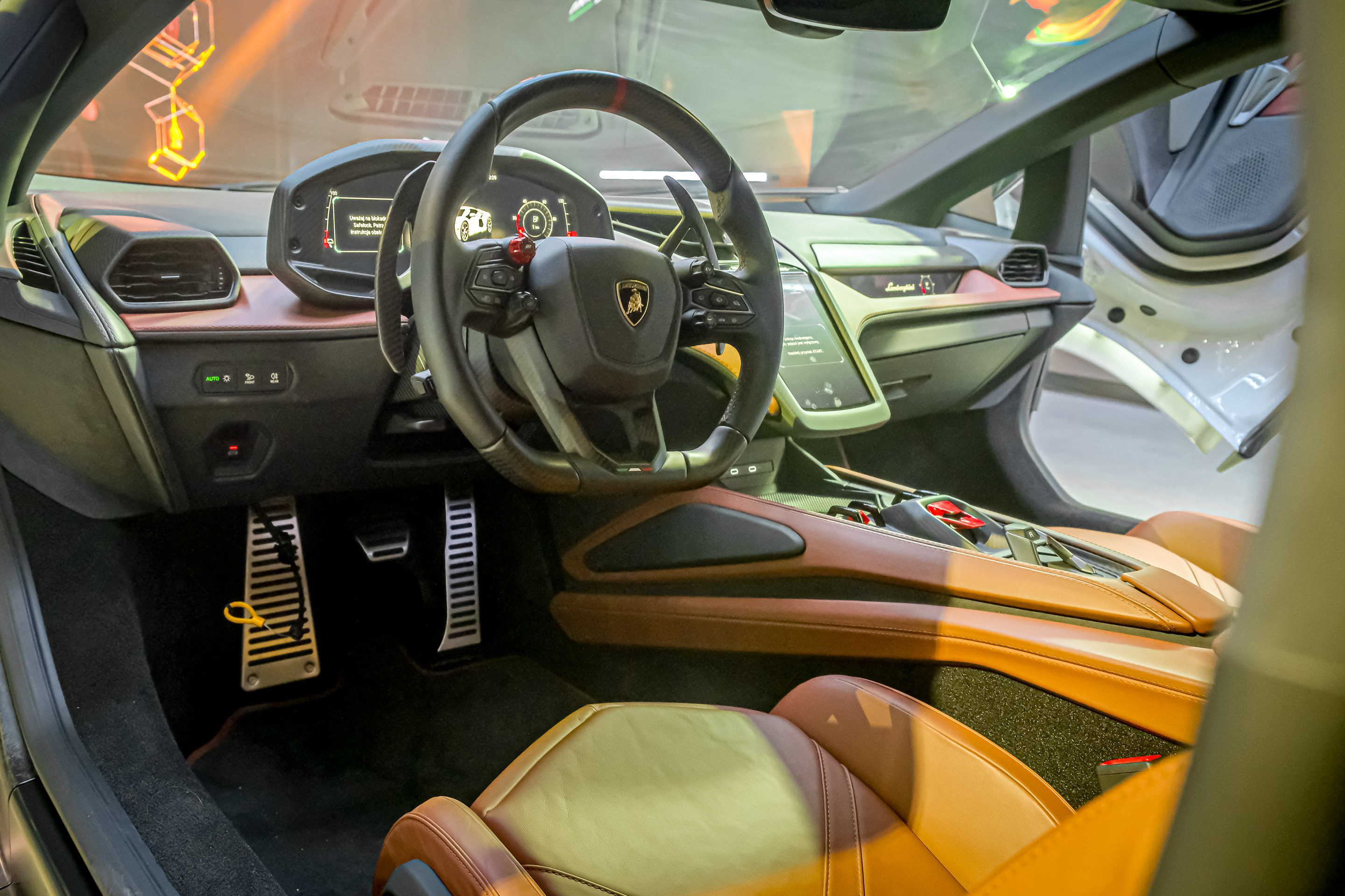 Lamborghini Revuelto