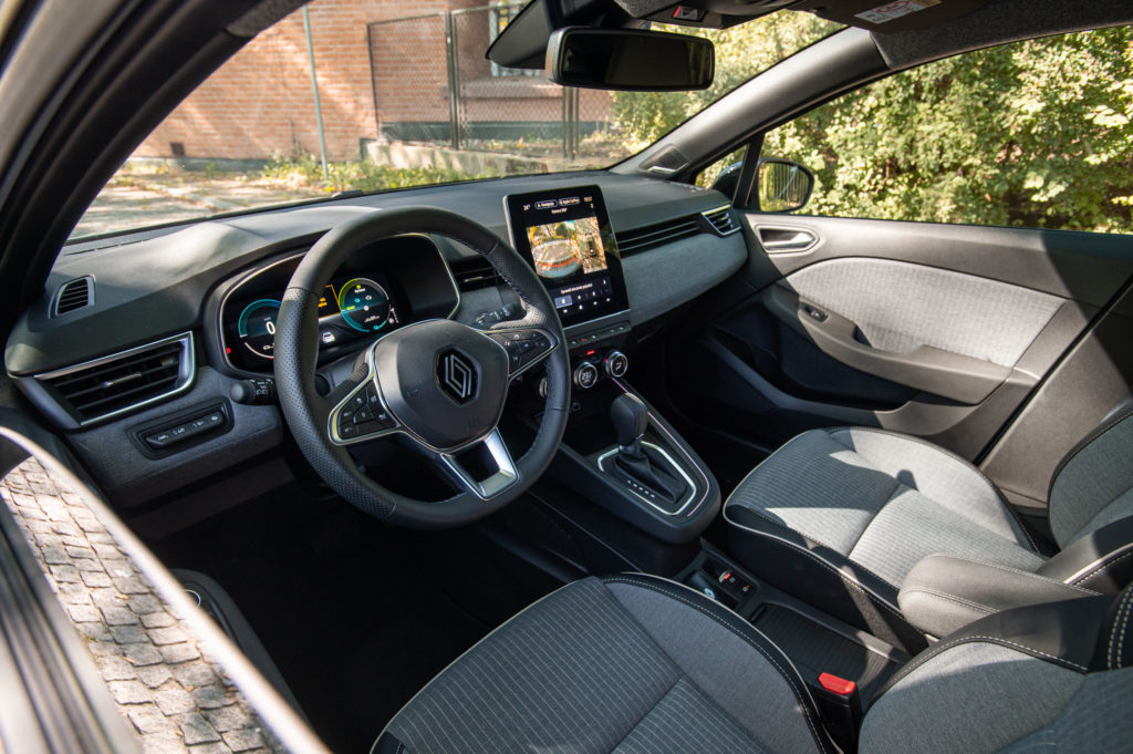 Renault Clio 2023 wnętrze 