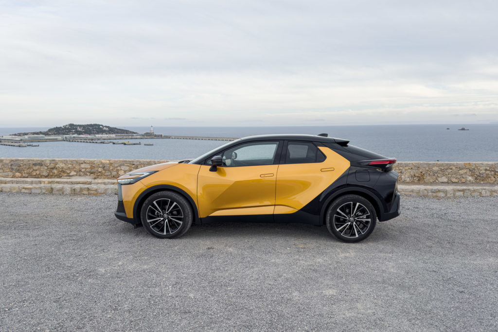 nowa toyota c-hr