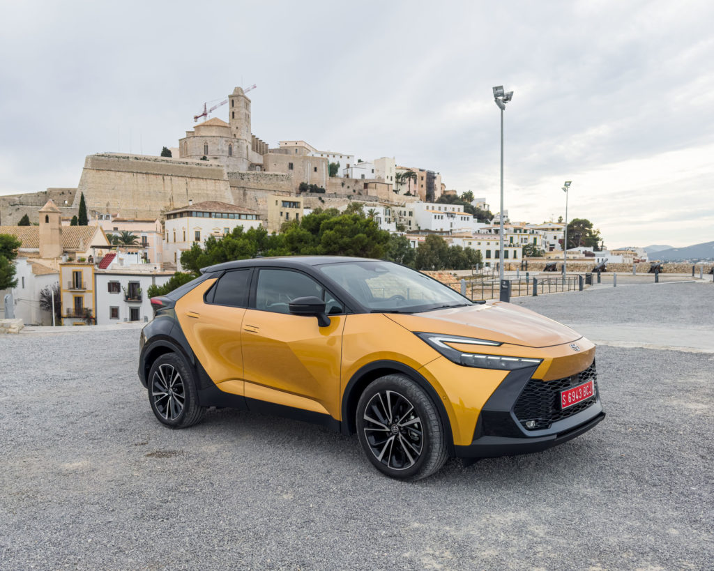 nowa toyota c-hr