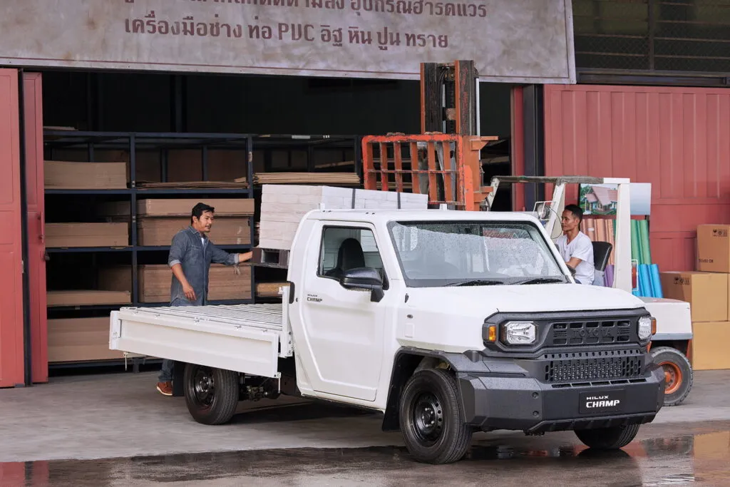 toyota hilux champ