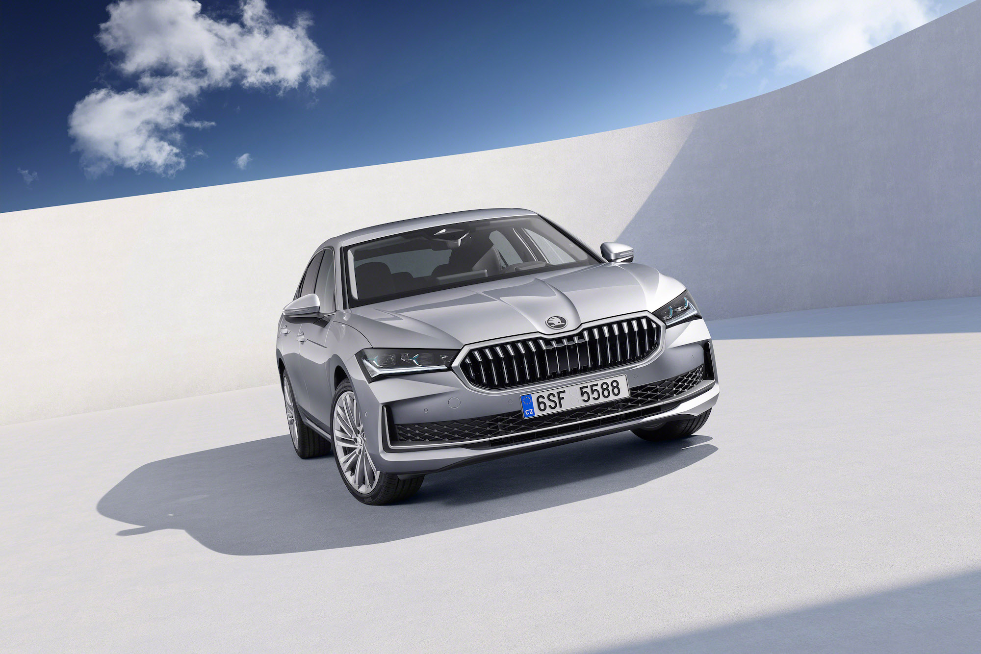 nowa skoda superb