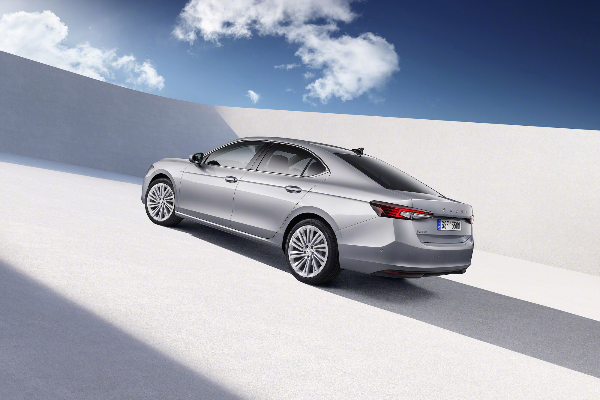 nowa skoda superb technologia 