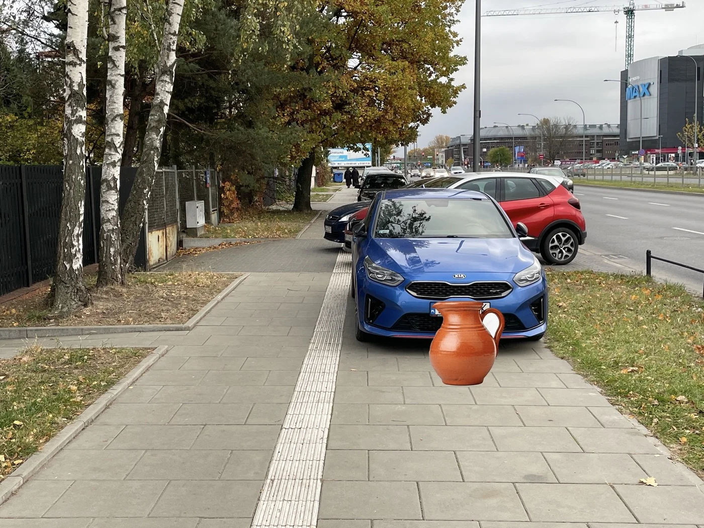 Ależ proszę, zabrońcie parkować na chodniku. Zmieni to dokładnie absolutnie nic