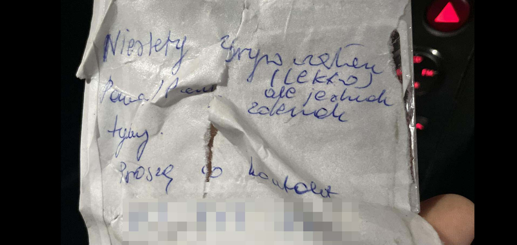 kartka za szybą