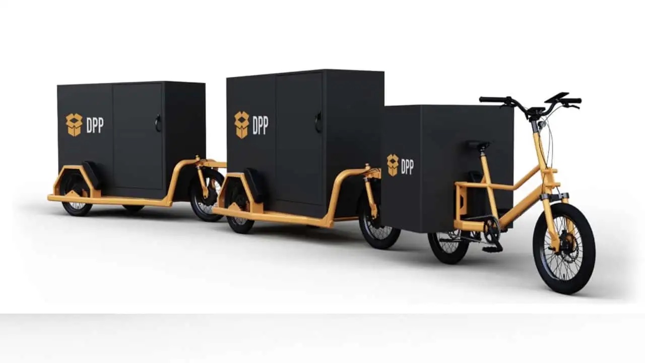 pelican train