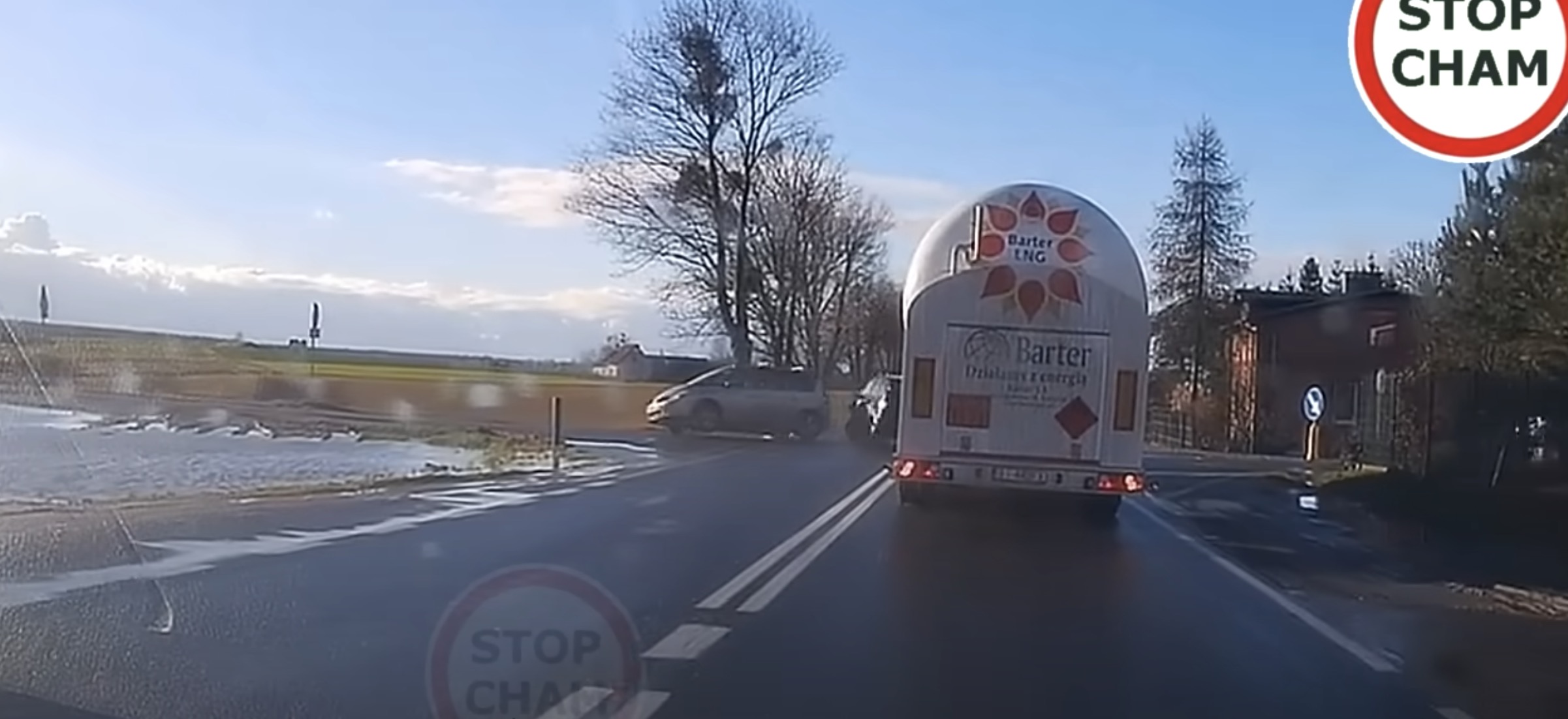 wyprzedzanie na skrzyżowaniu