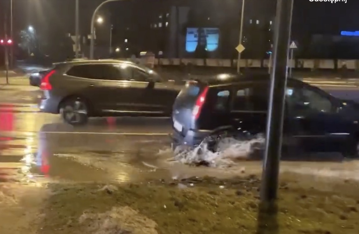 Kielce to podobno nie jest dziura, a mają wielką dziurę na wylotówce w kierunku Łodzi