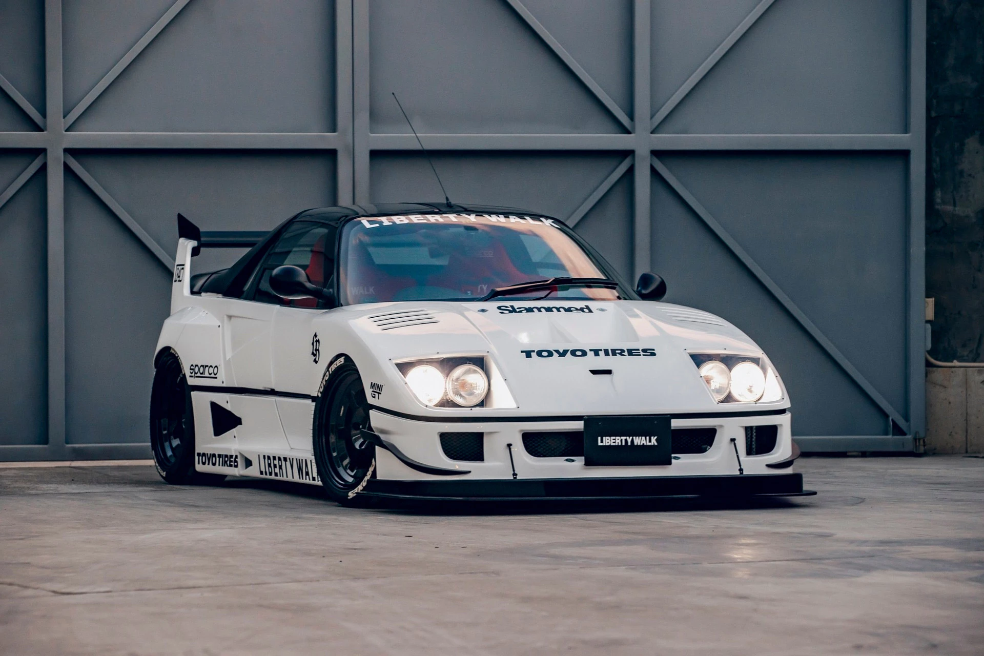Mini Ferrari F40 LB walk