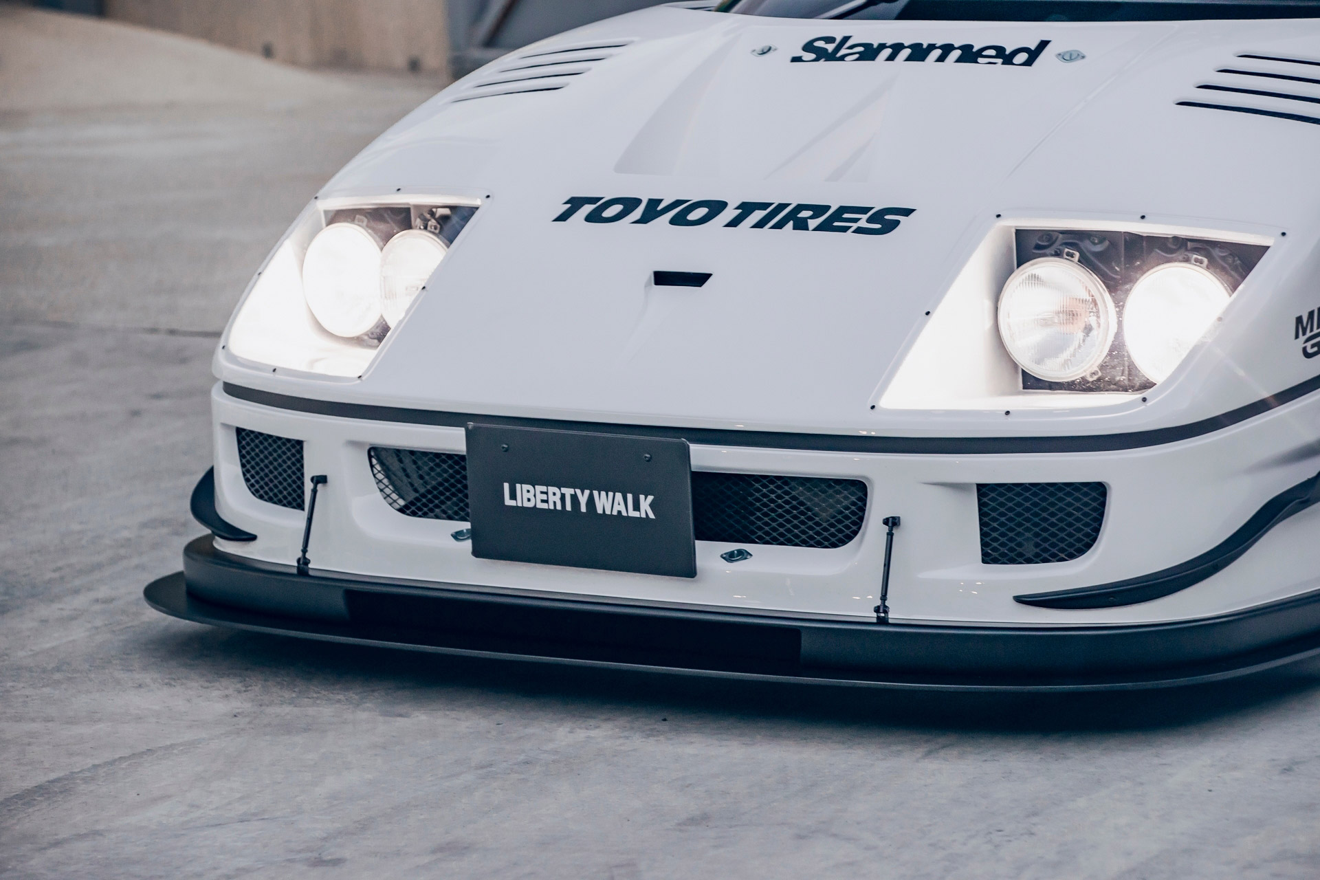 Mini Ferrari F40 LB walk