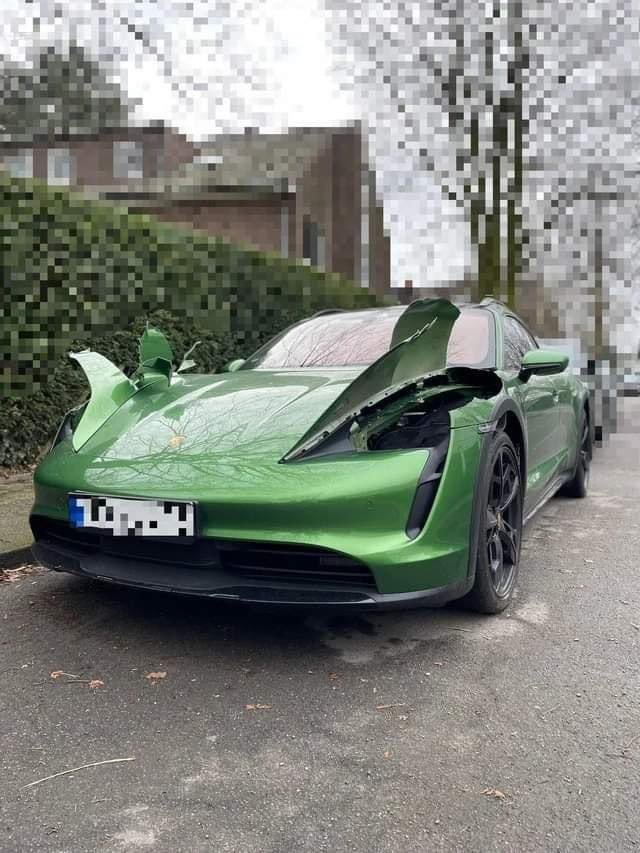 Porsche Taycan skradzione reflektory 