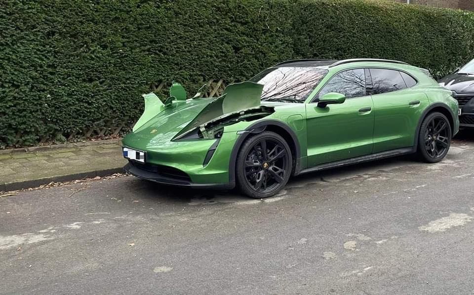 Porsche Taycan skradzione reflektory