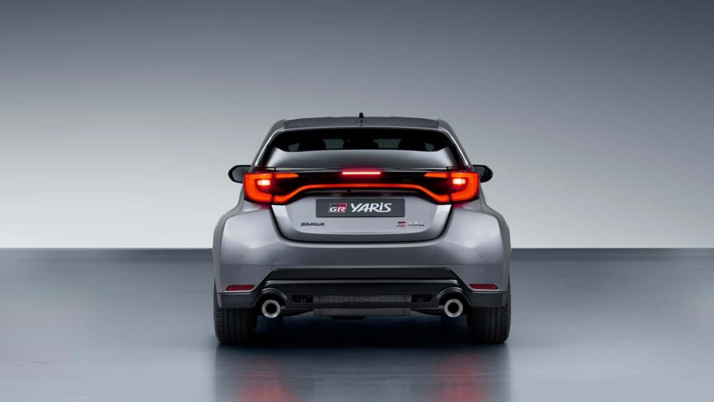 gr yaris 2024 