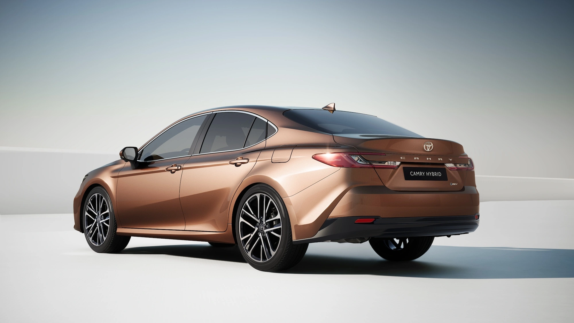 Jest nowa Toyota Camry. Możesz już planować wycieczkę do salonu