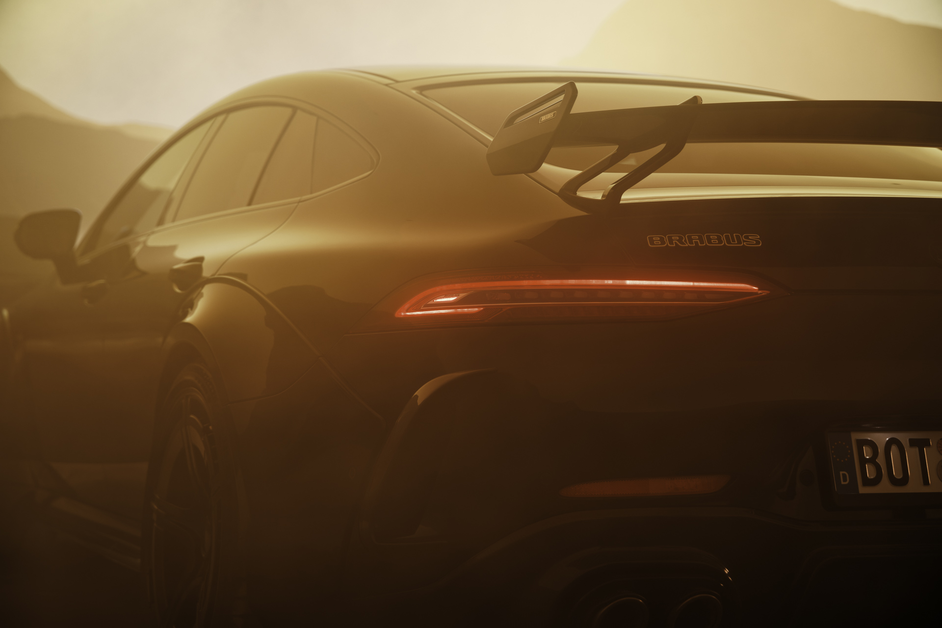 Oto najmocniejszy Brabus w historii. Lepiej nie wieź nim dzieci do szkoły