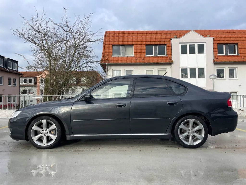 Opancerzone Subaru Legacy