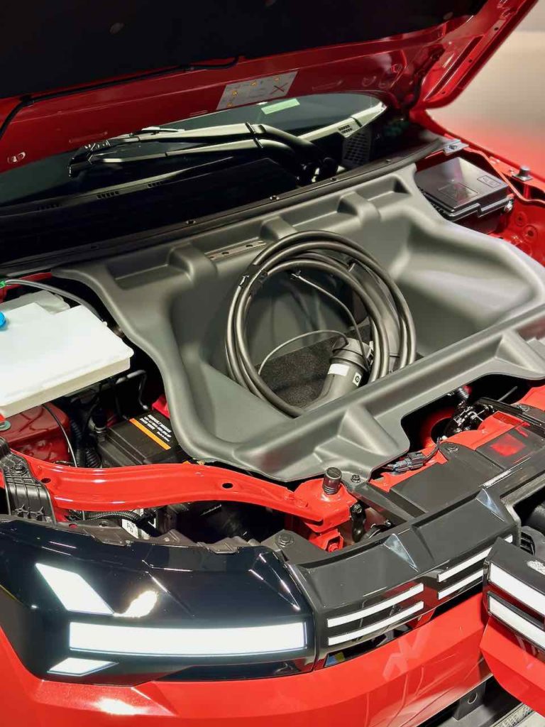 Dacia Spring 2024 frunk 