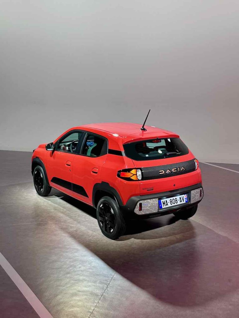 Dacia Spring 2024 tył 