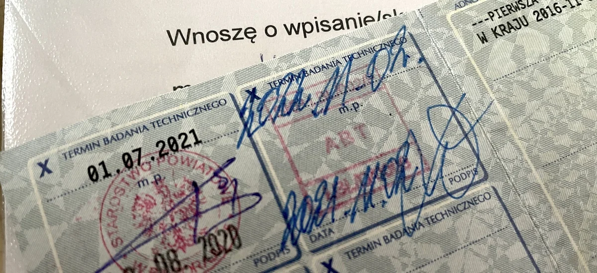 Żyjemy w cyfrowym średniowieczu. Baza CEPiK istnieje, urzędy żądają dokumentów papierowych
