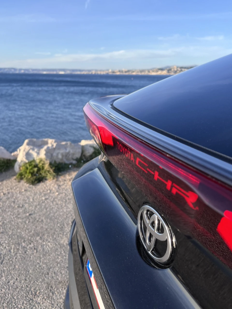 toyota c-hr plug-in