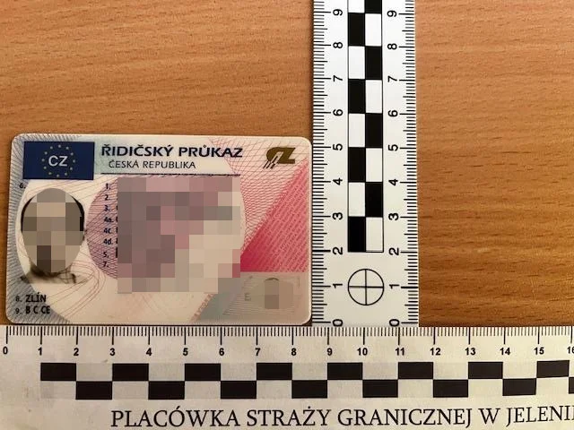 ile kosztuje sfałszowane prawo jazdy 