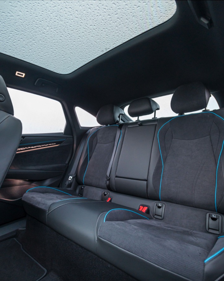 Volkswagen ID.7 miejsce z tyłu 