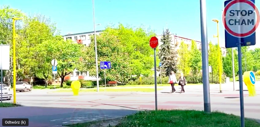 Czy wiecie co znaczy czerwony, ośmiokątny znak z napisem STOP? Rowerzysta nie wiedział