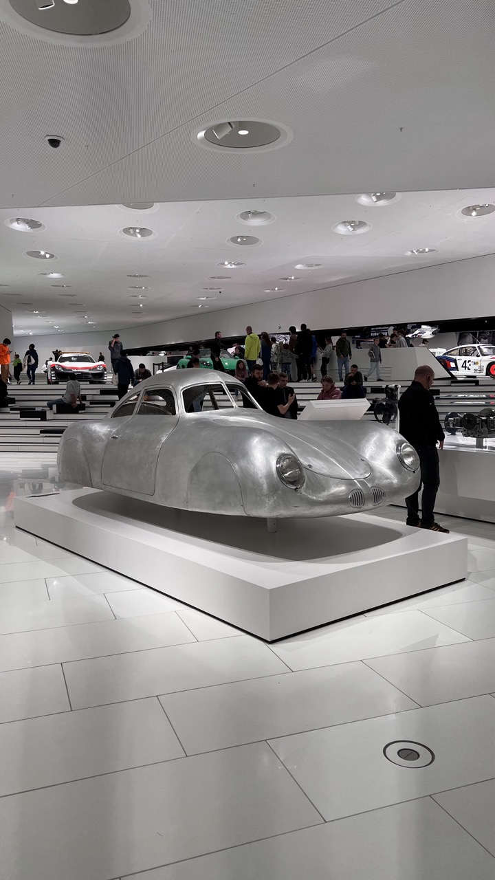 muzeum porsche zuffenhausen