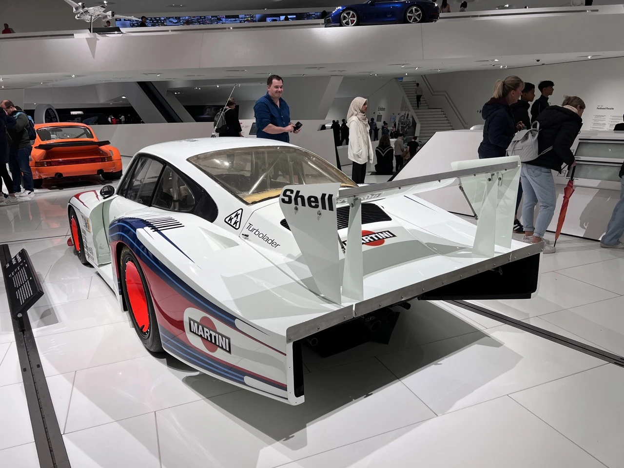 muzeum porsche zuffenhausen 