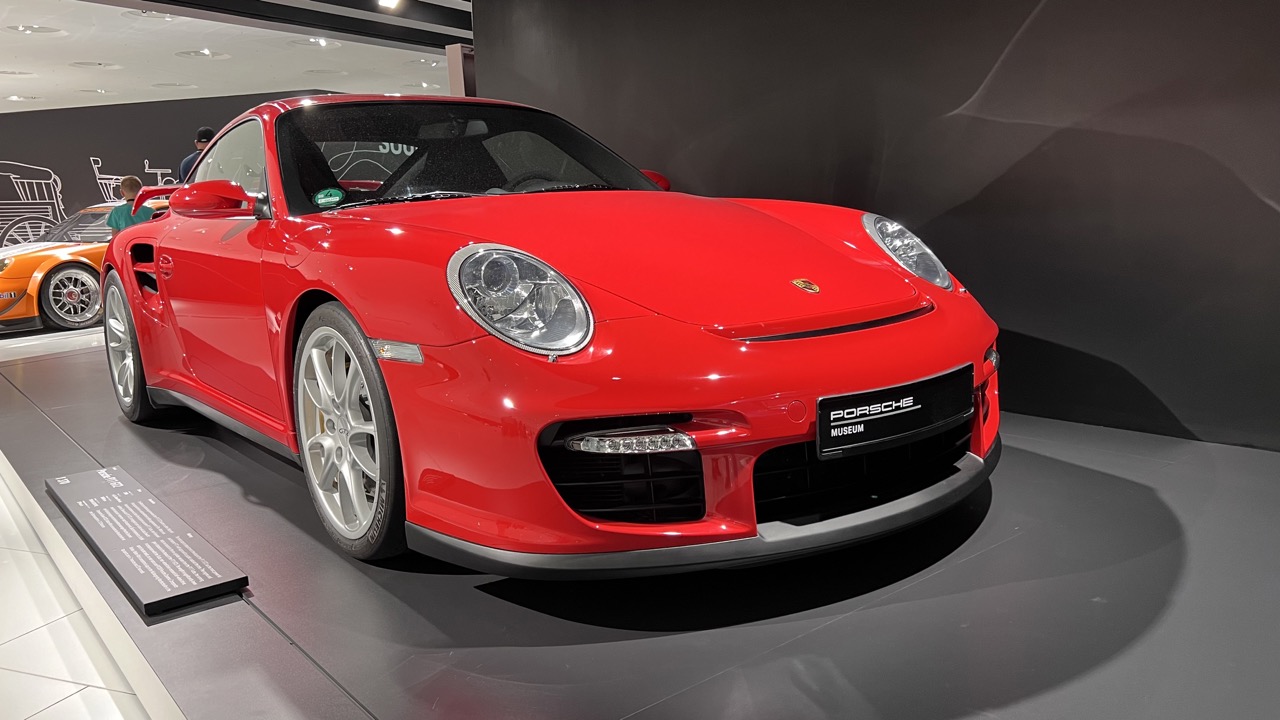 muzeum porsche zuffenhausen