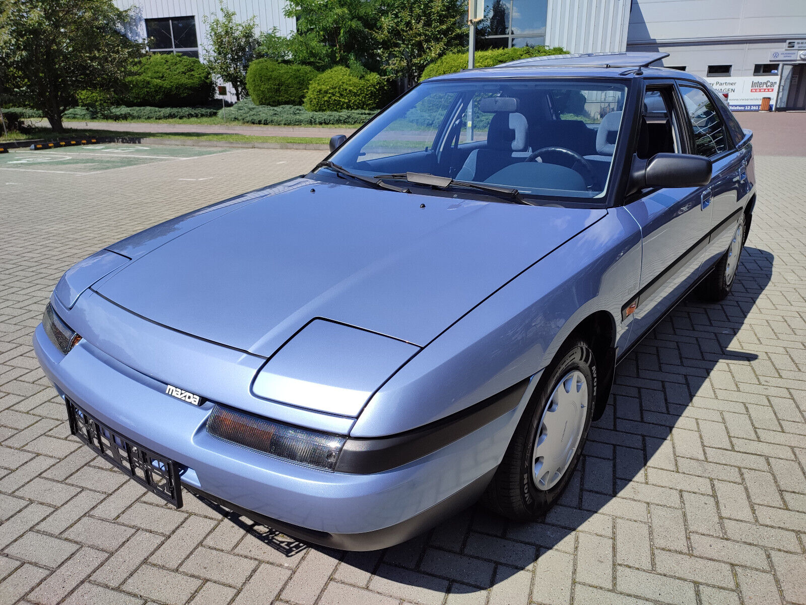 Mazda 323F