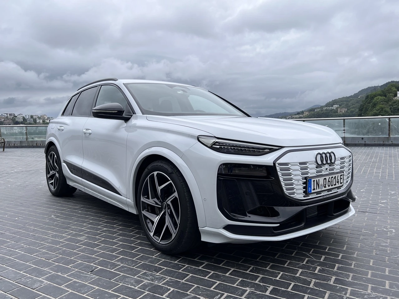 Jeździłem Audi Q6 e-tron. Wnętrze was podzieli