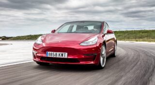 Tesla Model 3 usterki
