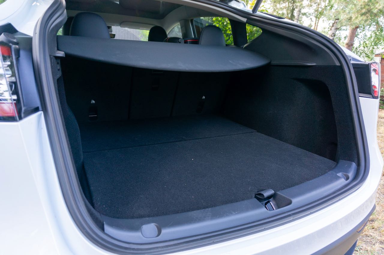 Tesla Model Y bagażnik 
