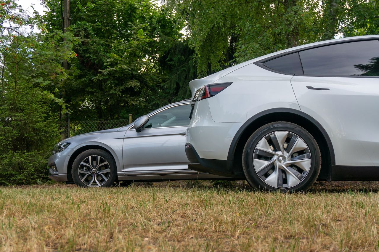 Tesla-Model-Y 