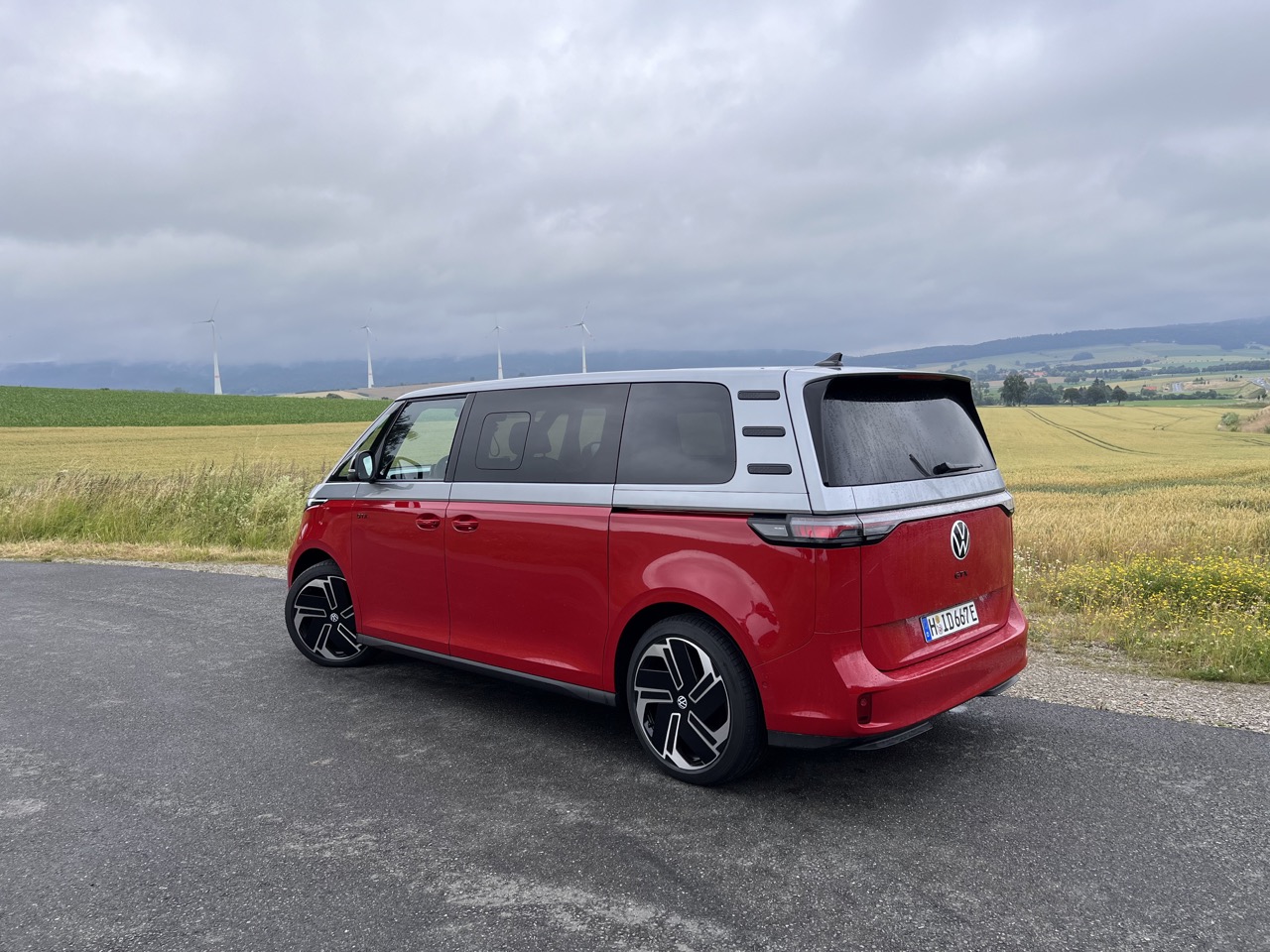 volkswagen id.buzz 2025 gtx 