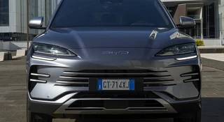 Chińskie stawki cła powinny obowiązywać nawet na auta montowane poza Chinami. Tak czy nie?